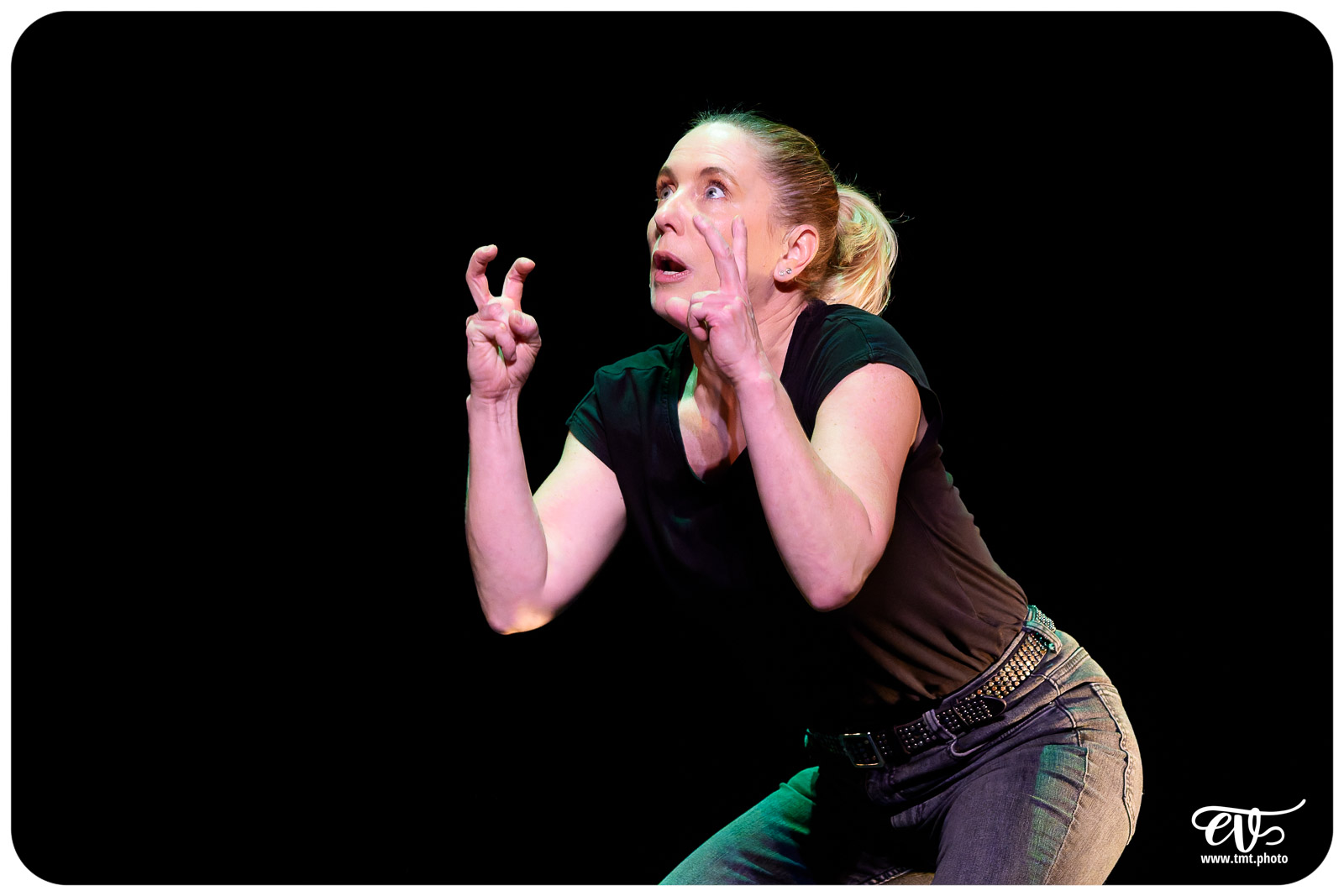 LES CHATOUILLES OU LA DANSE DE LA COLÈRE (ANDRÉA BESCOND)